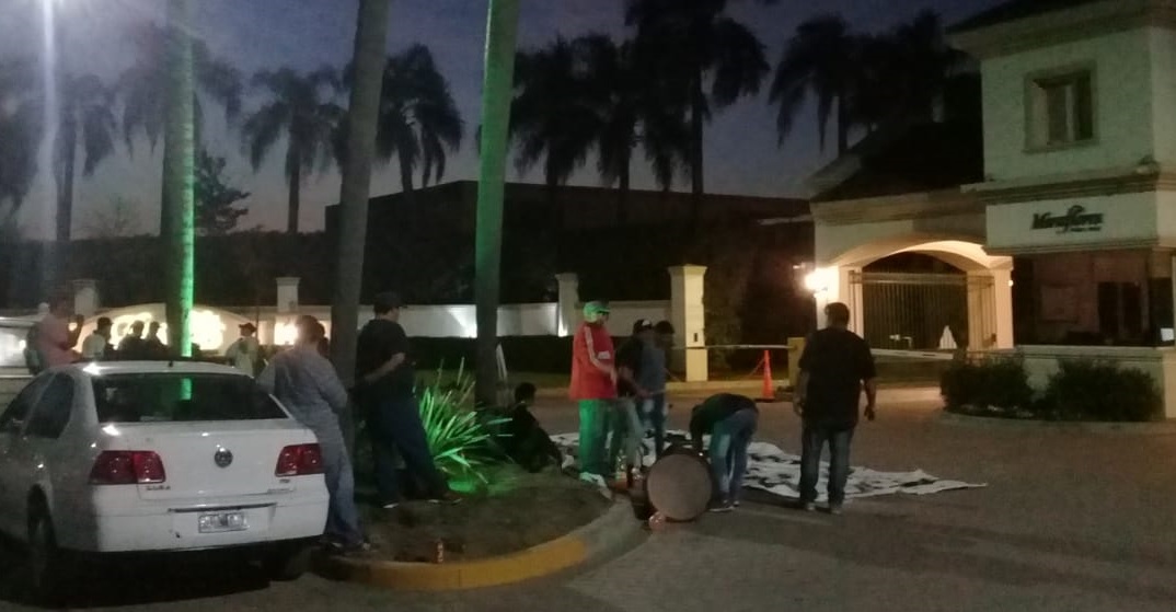 Miraflores: escrachan vecino por una deuda que asciende a 60 millones de pesos